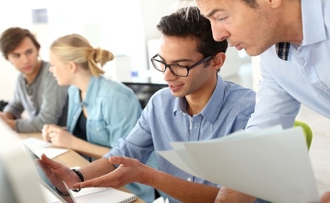 tutor e stageur durante il tirocinio 